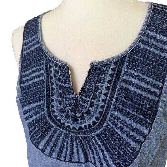 SKIES ARE BLUE Tank Top Blue Chambray Navy Embroidered Neckline Size M Women - Picture 4 of 9